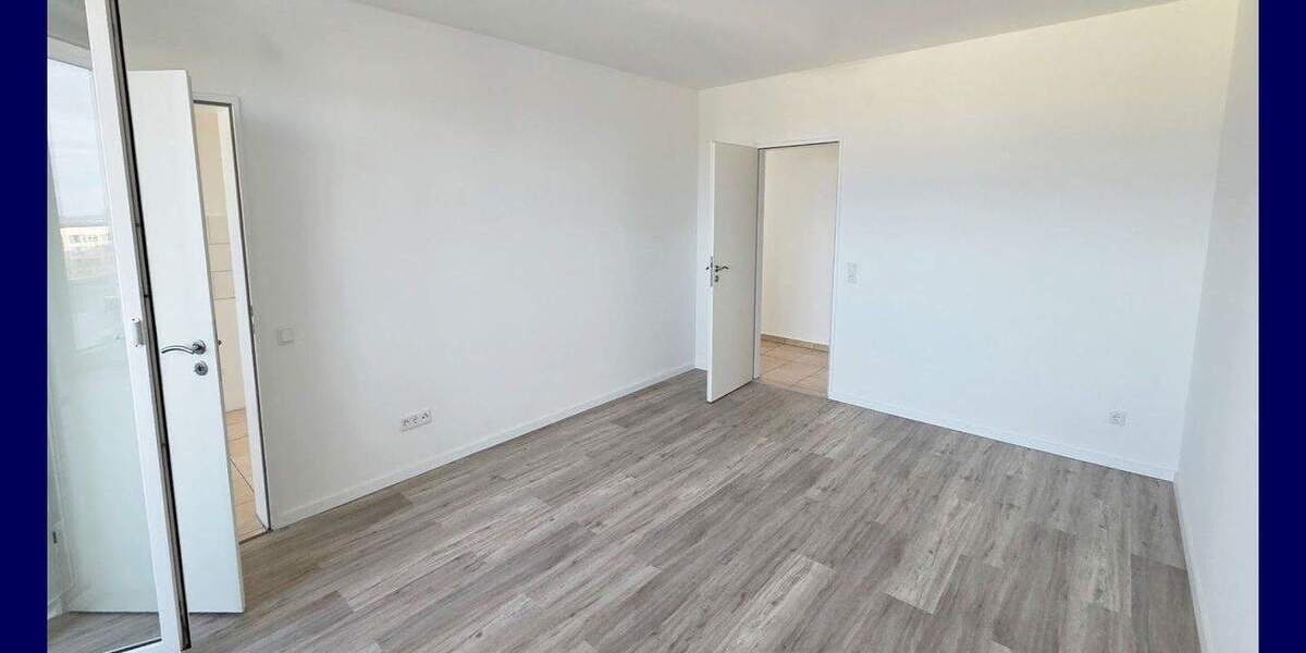 Über den Dächern mit viel Platz zum Entfalten! 3-Zimmer mit Loggia, modernes Bad, Aufzug 3 zimmer