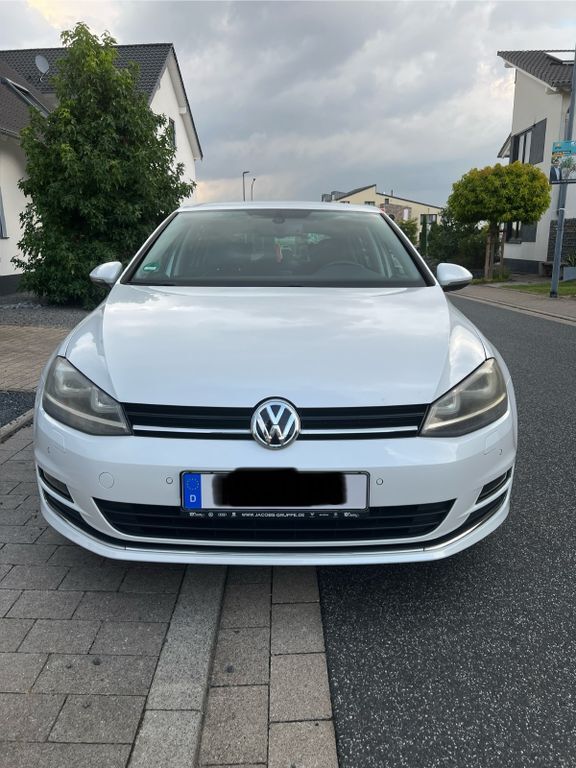 VW Golf 94.000 km 11.300 € Langerwehe 52379