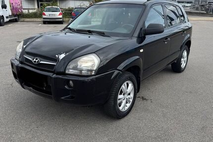Hyundai TUCSON 200.000 km 1.990 € Aachen 52068