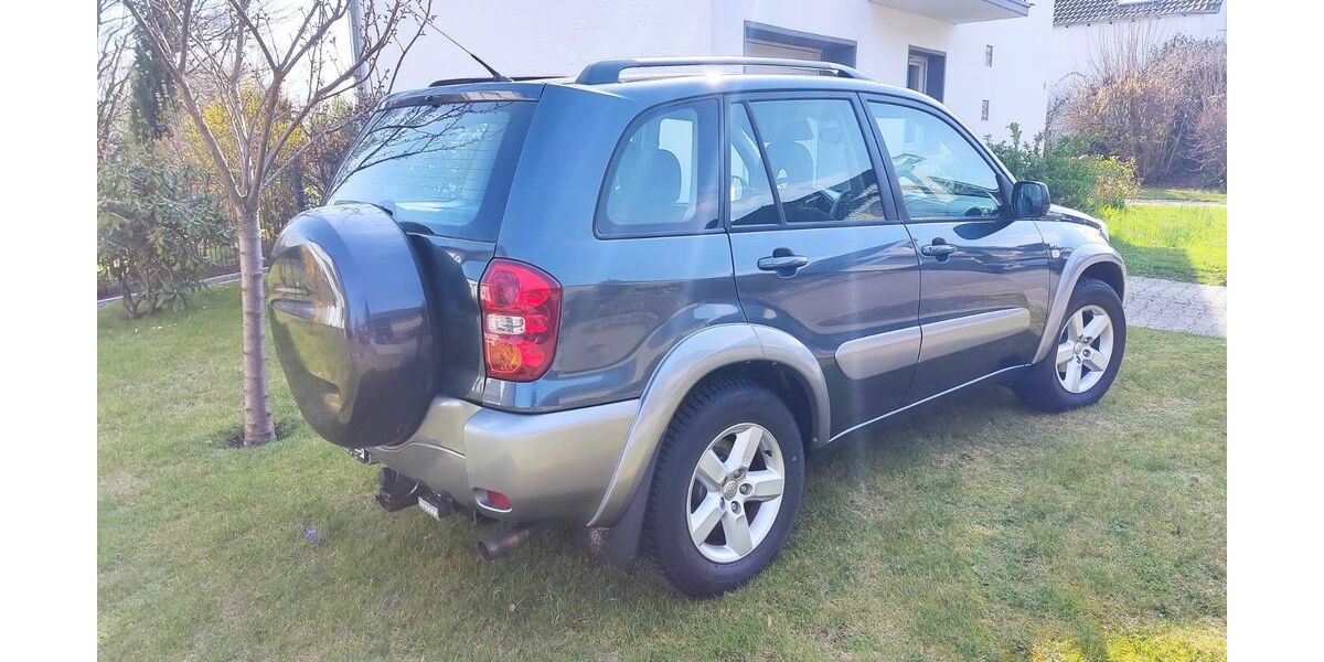 Toyota RAV 4 156.200 km 6.900 &euro; Hürtgenwald 52393