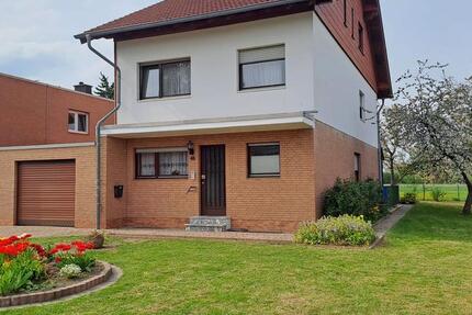 Haus Düren Rölsdorf - 7 Zimmer, 200 m&sup2;, 1.750&euro; | Angebot:26229005