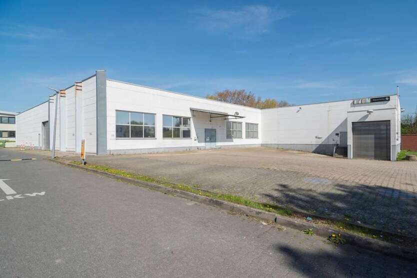 Halle in Aachen 16.695 € 1900 m²