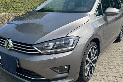 VW Golf Sportsvan 90.500 km 14.700 &euro; Aachen 52076