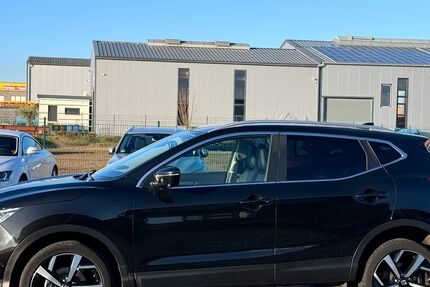 Nissan Qashqai 69.500 km 14.700 &euro; Düren 52351