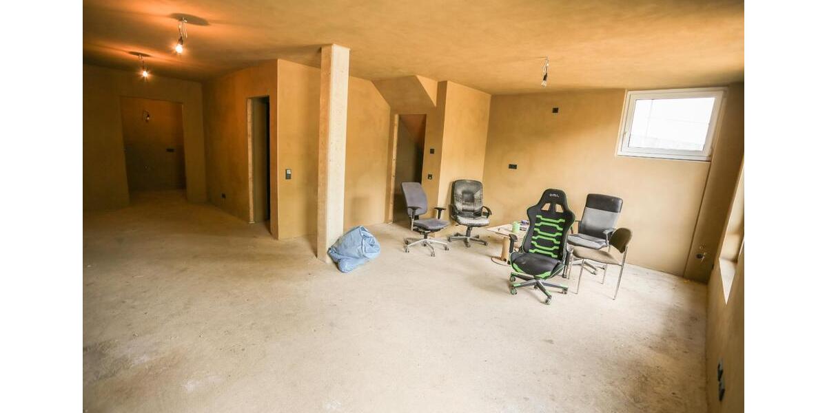 Traumhaus in Vicht, Erstbezug, 5 Zimmer Büro Apartment 5 zimmer