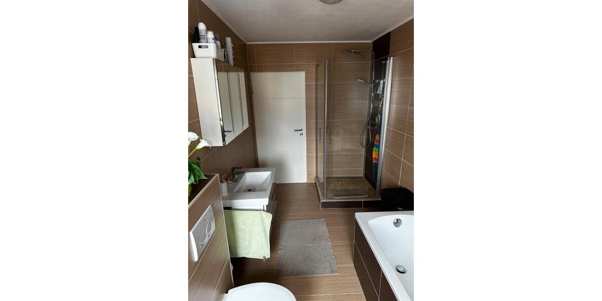 Reihenhaus Düren Mariaweiler-Hoven - 8 Zimmer, 200 m&sup2;, 350.000&euro; | Angebot:25205111