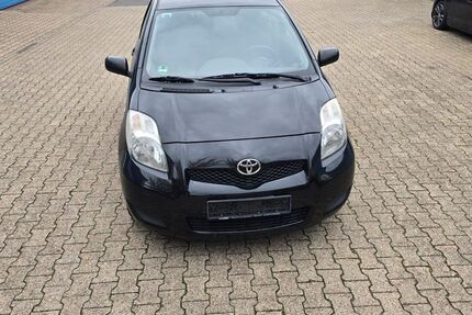 Toyota Yaris 175.000 km 2.700 &euro; Aachen 52068