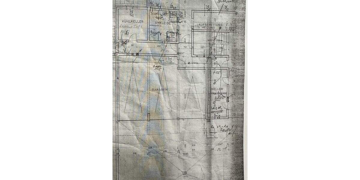 Schickes, modernes 2-Familienhaus mit drei Garagen in 52382 Niederzier 8 zimmer