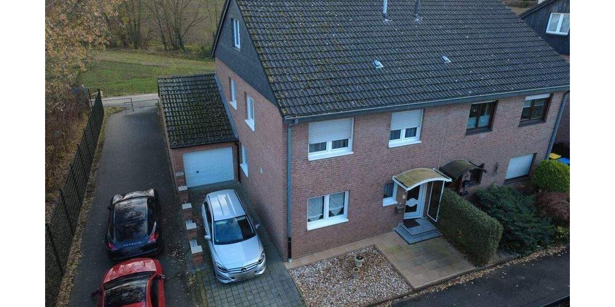 Familienfreundliche Doppelhaushälfte mit Wohlfühlfaktor in Düren 5 zimmer