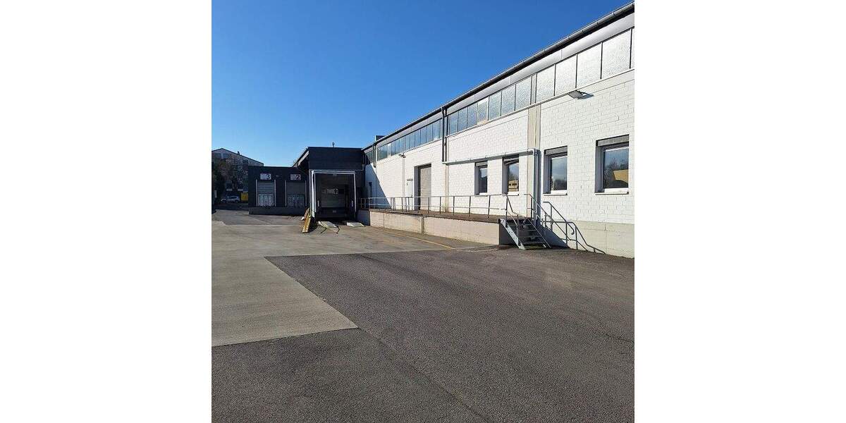 Aachen - Gewerbekomplex ca. 9.370 m² Halleflächen + ca. 760 m² Büro und Nebenflächen zimmer