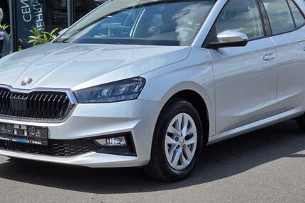 Skoda Fabia 5.800 km 17.680 &euro; Düren 52351