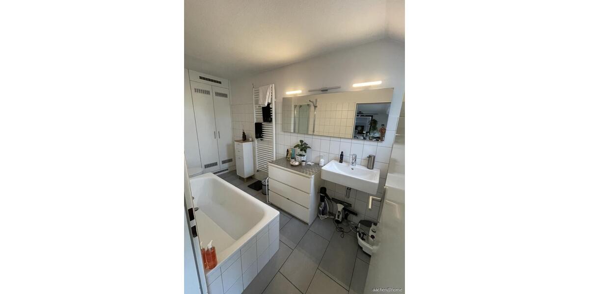 Dachgeschoßwohnung Aachen Aachen-Mitte - 2.5 Zimmer, 73 m&sup2;, 800&euro; | Angebot:25790791