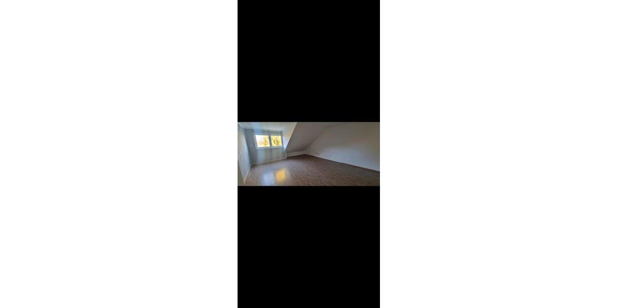 Dachgeschoßwohnung Düren - 3 Zimmer, 80 m&sup2;, 800&euro; | Angebot:25710770