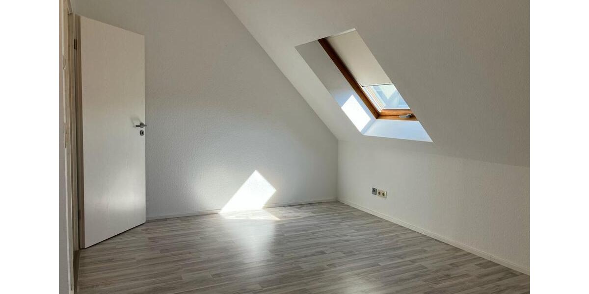 Dachgeschoßwohnung Roetgen - 4 Zimmer, 87 m&sup2;, 255.000&euro; | Angebot:26903176