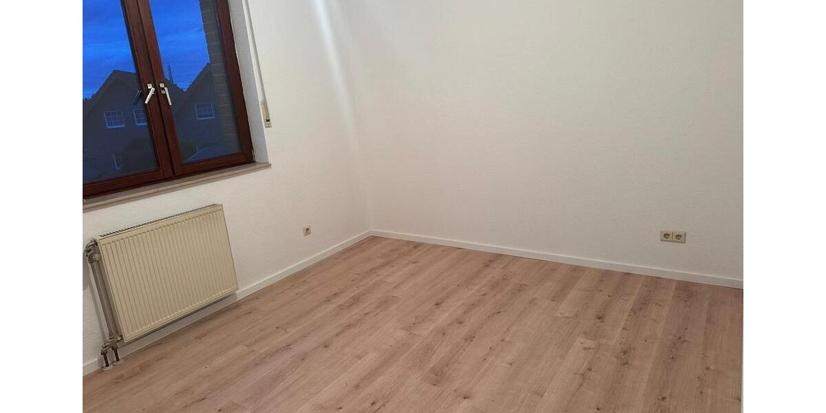 Schöne sanierte Wohnung in Kreuzau mit Balkon und Parkplatz 3 zimmer