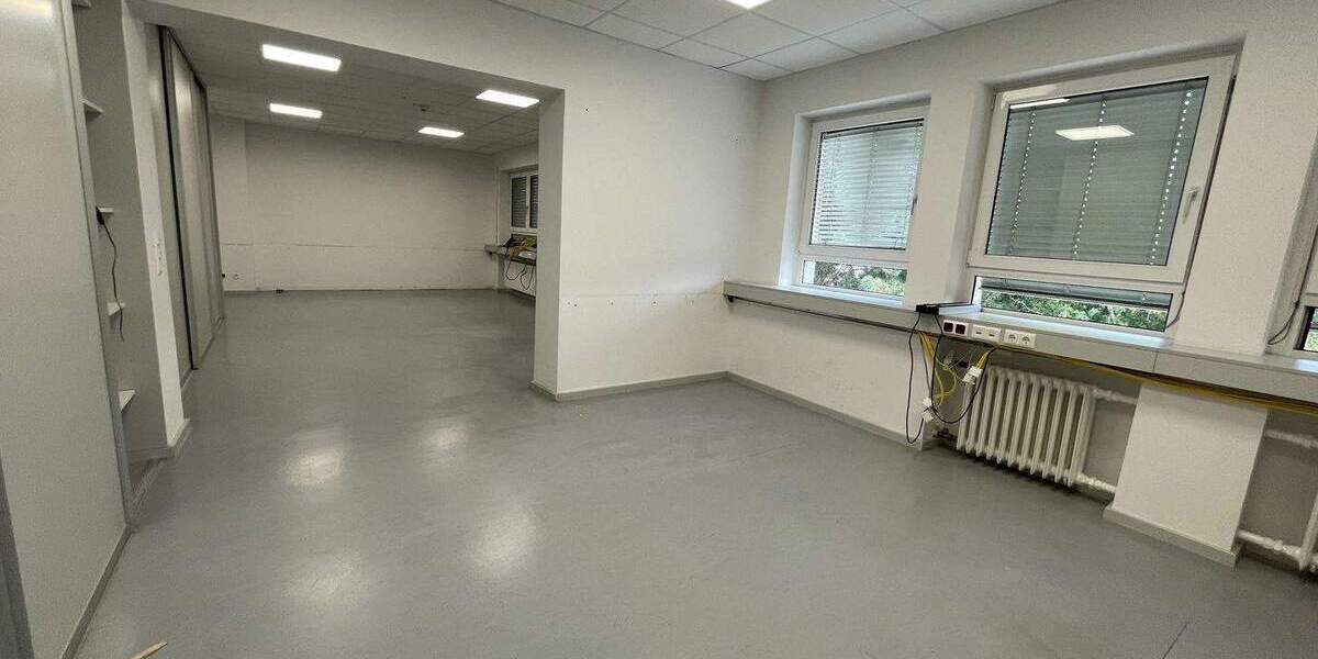 Moderner Gewerbepark mit über 11.000 m² Büro-, Lager- und Produktionsfläche zimmer