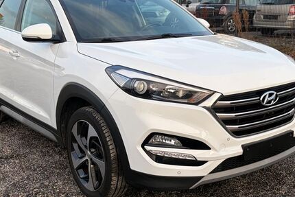 Hyundai TUCSON 166.000 km 10.980 &euro; Düren 52351