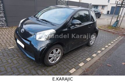 Toyota IQ 180.500 km 2.990 &euro; ESCHWEILER - KINZWEILER 52249