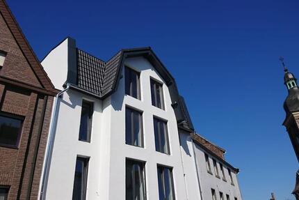 Stilvolle 2,5 Zimmer Penthouse Wohnung mit Loggia im Zentrum von
