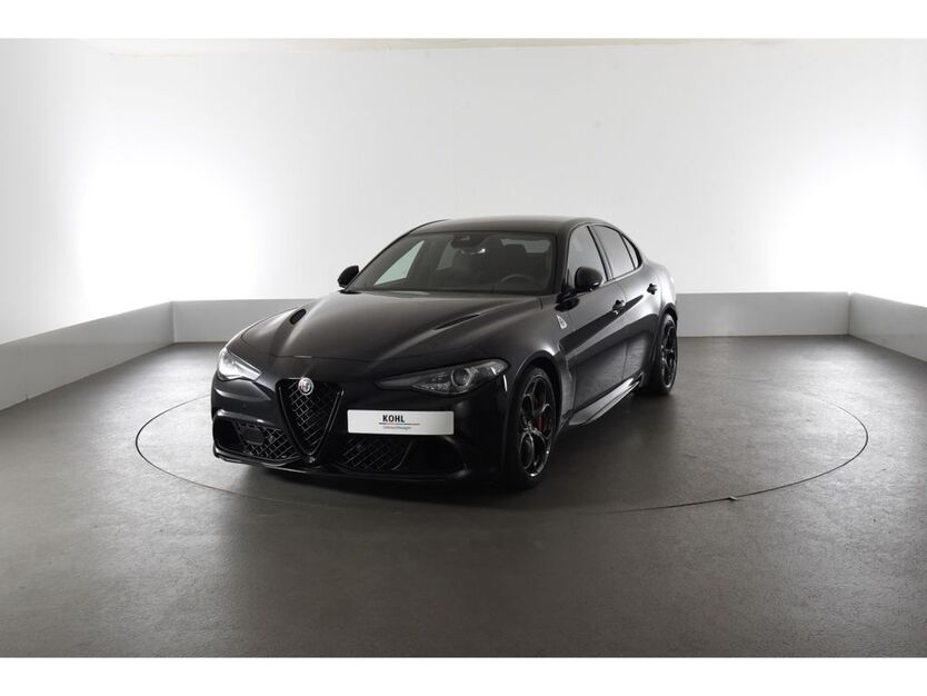 Alfa Romeo Giulia 13.019 km 79.490 € Aachen 52078