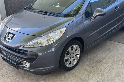 Peugeot 207 125.000 km 4.000 € Aachen 52070