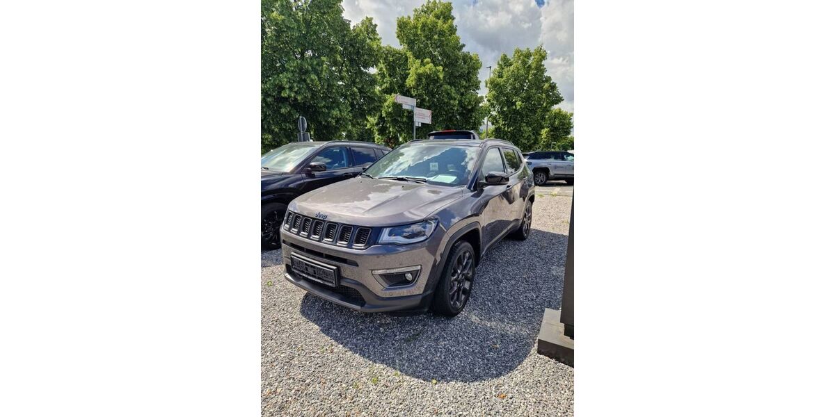 Jeep Compass 57.660 km 20.900 &euro; Jülich 52428