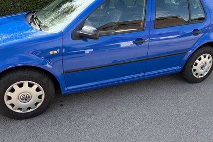 VW Golf 107.000 km 1.650 &euro; Düren 52349