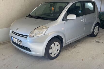 Daihatsu Sirion 182.000 km 2.150 &euro; Aachen 52080