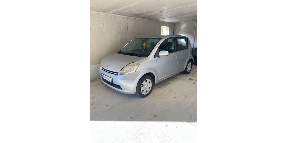Daihatsu Sirion 182.000 km 2.150 &euro; Aachen 52080