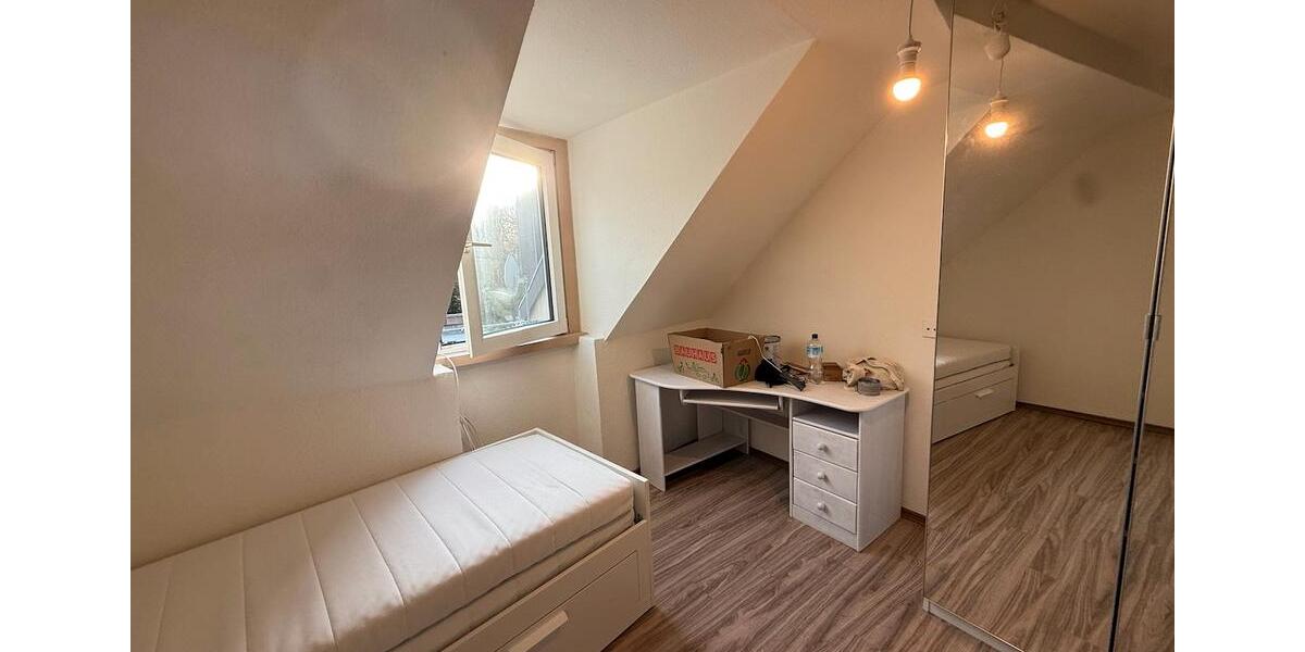 Dachgeschoßwohnung Aachen Aachen-Mitte - 1 Zimmer, 15 m&sup2;, 530&euro; | Angebot:26449106