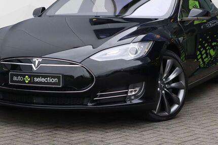Tesla Model S 178.694 km 27.900 € Aachen 52072