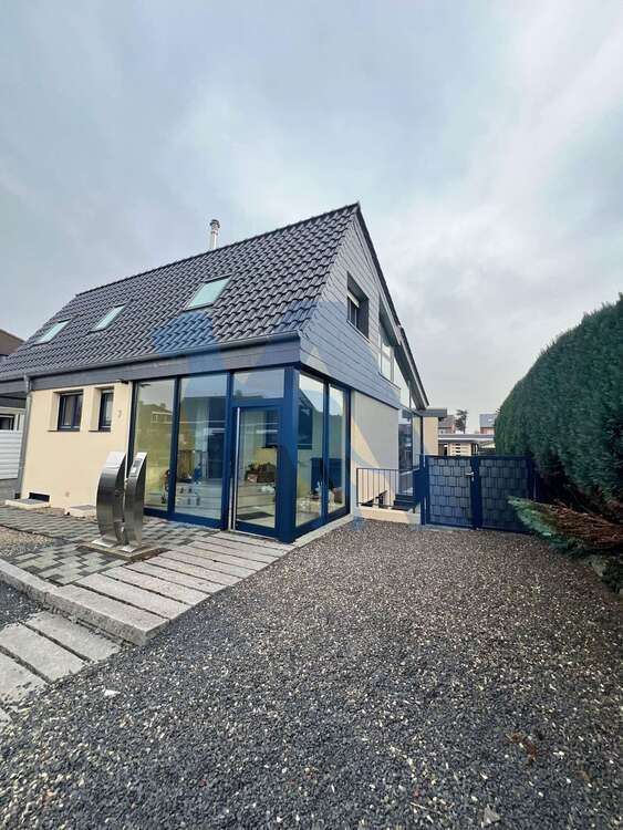 Haus zum Kaufen in Düren 459.000 € 196 m²