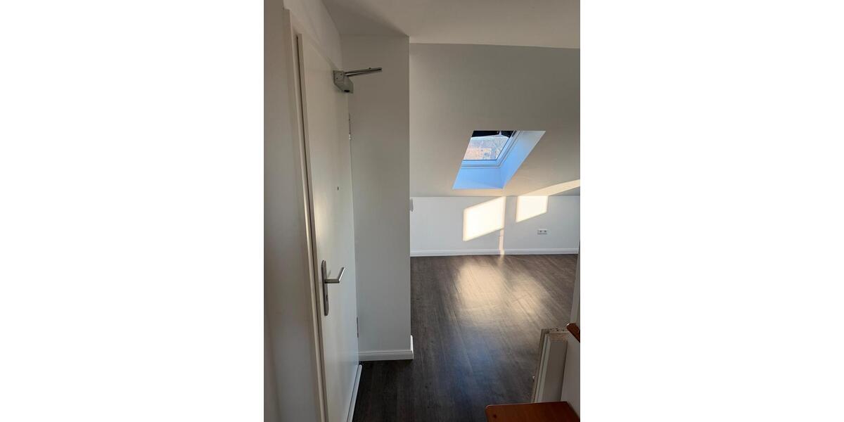 Dachgeschoßwohnung Eschweiler - 1 Zimmer, 25 m&sup2;, 445&euro; | Angebot:25641555