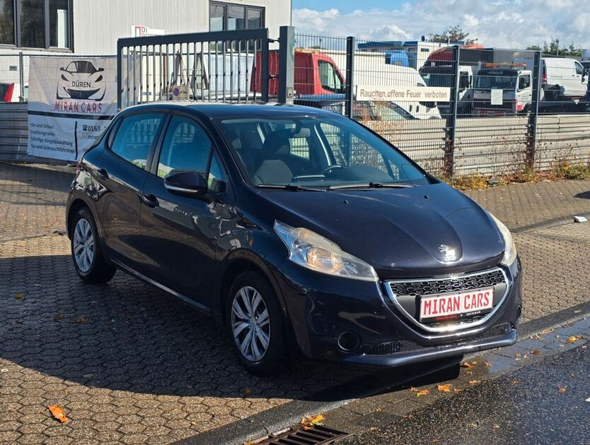 Peugeot 208 147.000 km 3.799 € Düren 52353