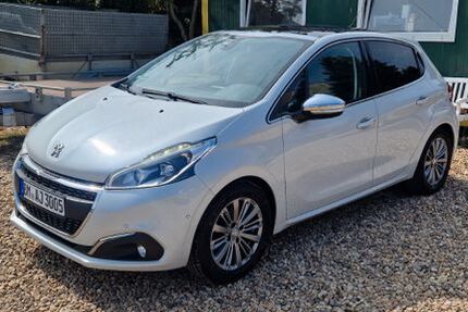 Peugeot 208 117.000 km 4.900 &euro; Düren 52349