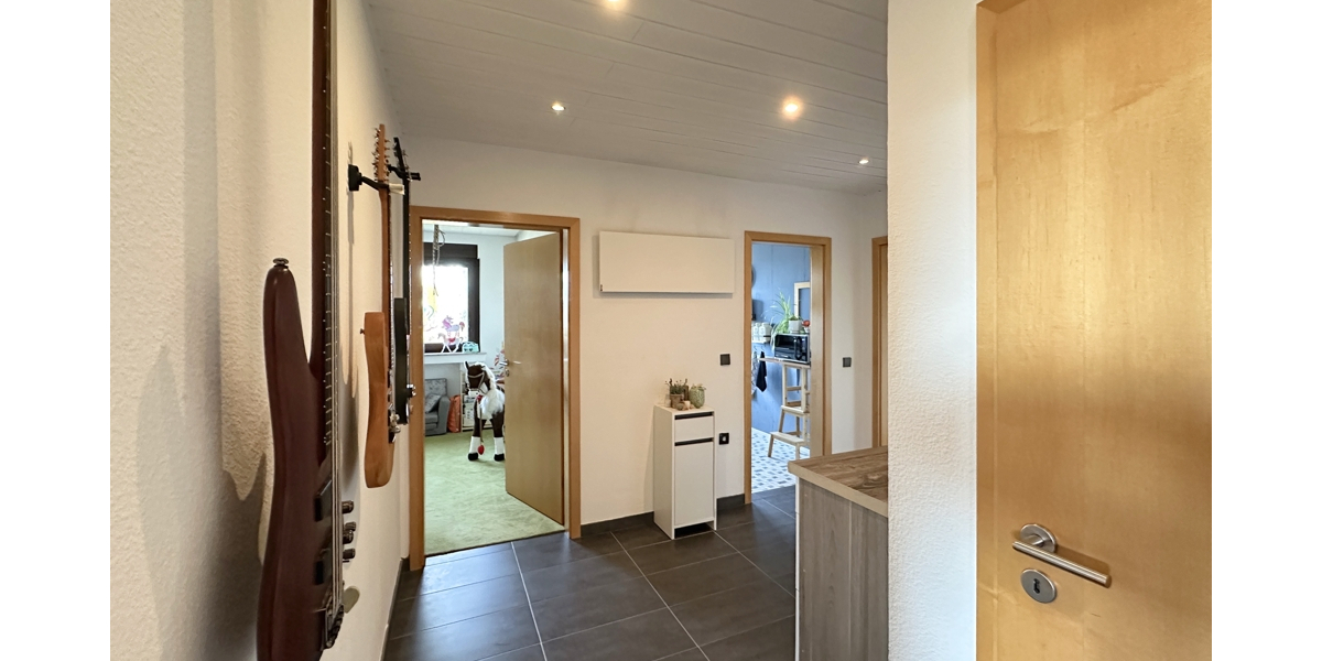 JÄSCHKE - Großzügige 4-Zimmer-Dachgeschosswohnung mit Gartenanteil und Garage 5 zimmer