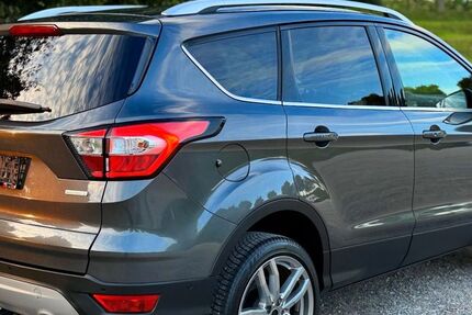 Ford Kuga 70.290 km 16.000 € Düren 52351