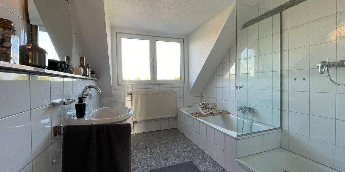 Etagenwohnung Alsdorf - 4 Zimmer, 123 m&sup2;, 299.000&euro; | Angebot:25674527