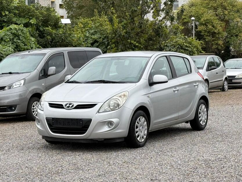 Hyundai i20 97.755 km 1.899 € Düren 52351