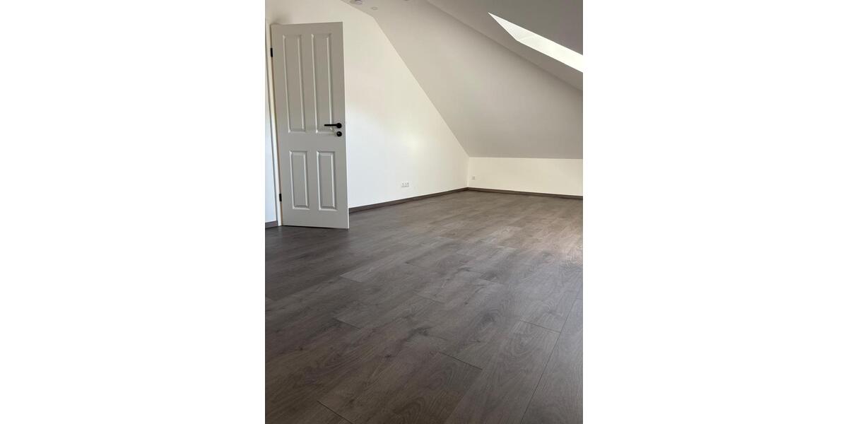 Bungalow Gangelt - 5 Zimmer, 200 m&sup2;, 1.999&euro; | Angebot:25647279