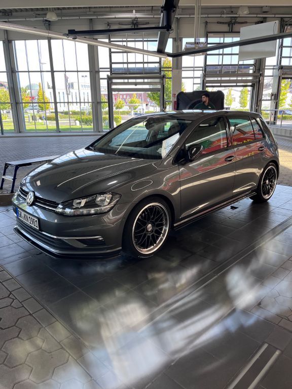 VW Golf 89.880 km 16.800 € Übach-Palenberg 52531