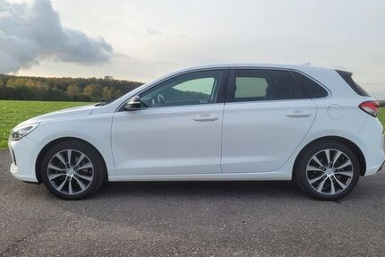 Hyundai i30 99.800 km 10.890 &euro; Inden 52459