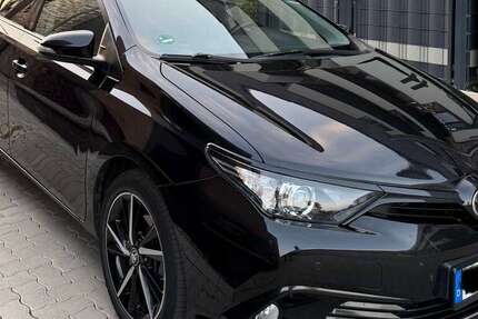 Toyota Auris 153.000 km 12.999 € Düren 52351