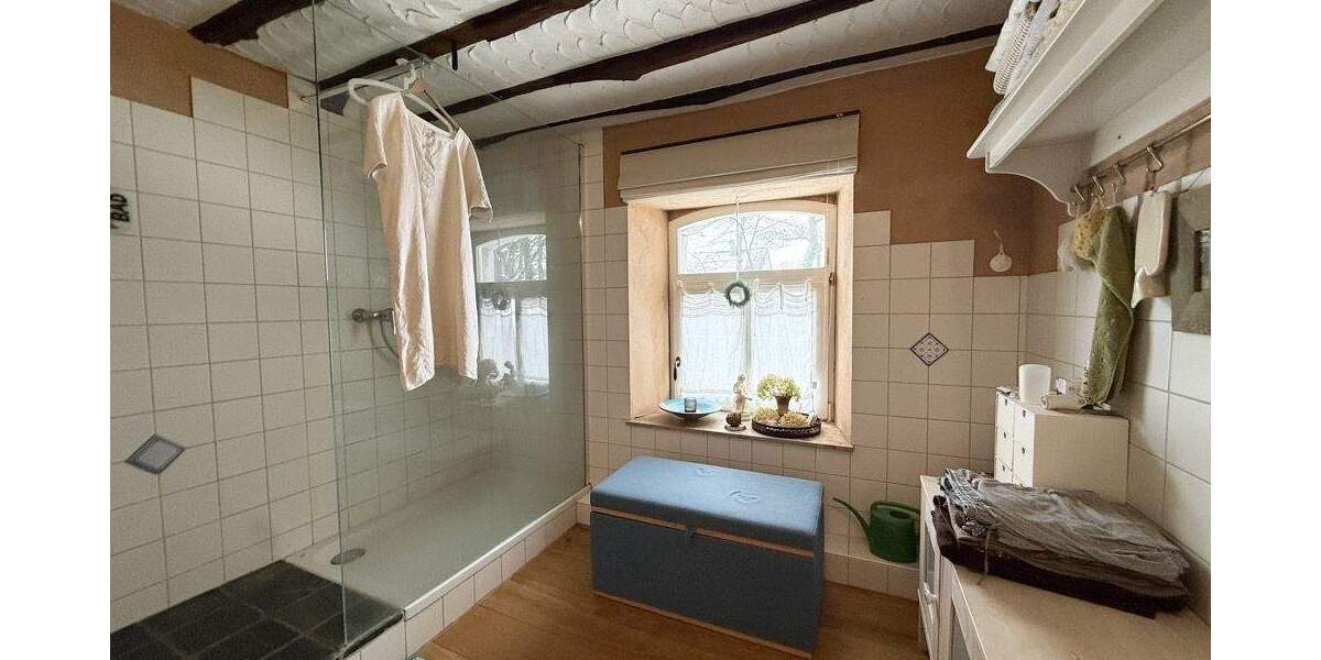 Mehrfamilienhaus, Wohnhaus Aachen / Hahn Hahn - 8 Zimmer, 328 m&sup2;, 890.000&euro; | Angebot:24596539