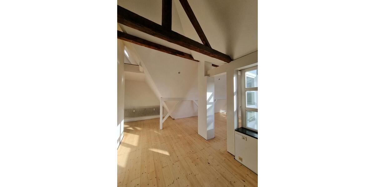 Dachgeschoßwohnung Aachen Aachen-Mitte - 3 Zimmer, 110 m&sup2;, 299.000&euro; | Angebot:25713588