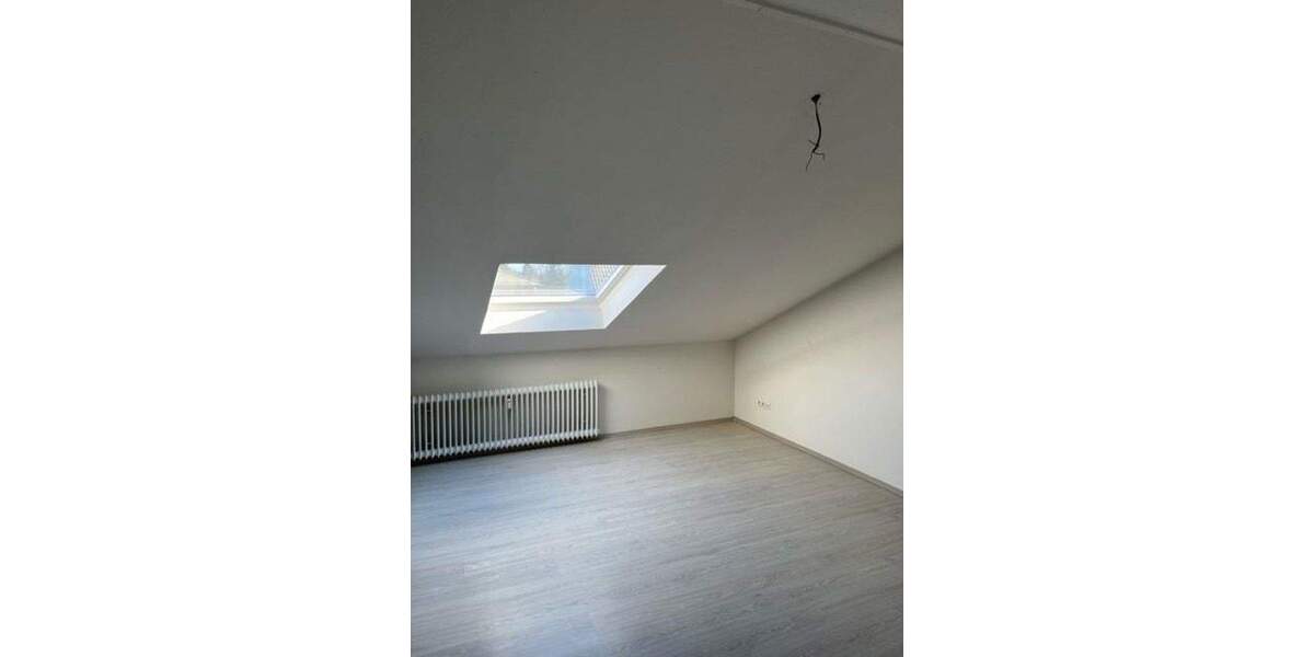 Helle Dachgeschoßwohnung in Eschweiler 2 zimmer