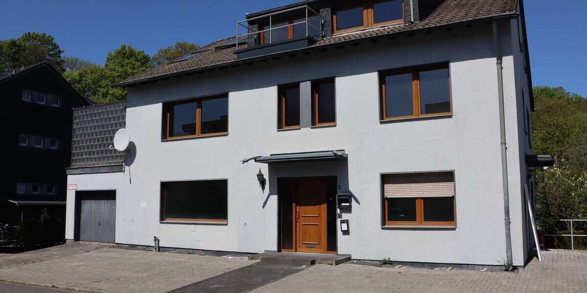 Etagenwohnung Aachen Laurensberg - 4 Zimmer, 110 m&sup2;, 1.800&euro; | Angebot:27253438