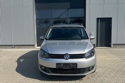 VW Touran 262.200 km 5.200 &euro; Aachen 52080