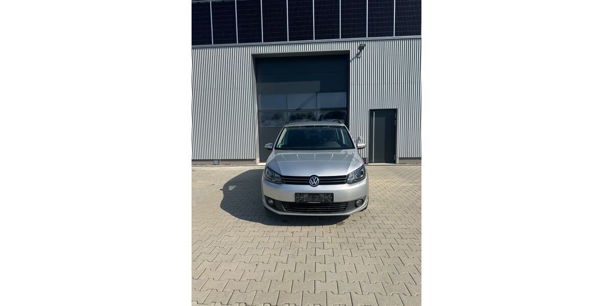 VW Touran 262.200 km 5.200 &euro; Aachen 52080