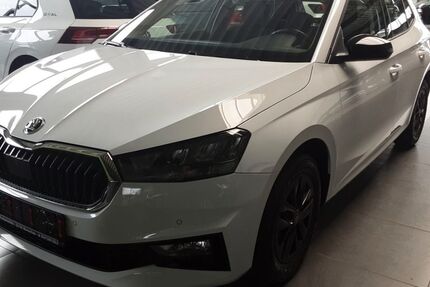 Skoda Fabia 12.200 km 17.990 &euro; Monschau (bei Aachen) 52156